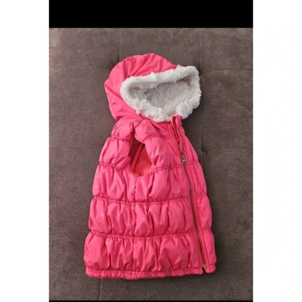 Old Navy Girls Pink Puffer Vest Size 3T Faux Fur Hooded Zip Winter